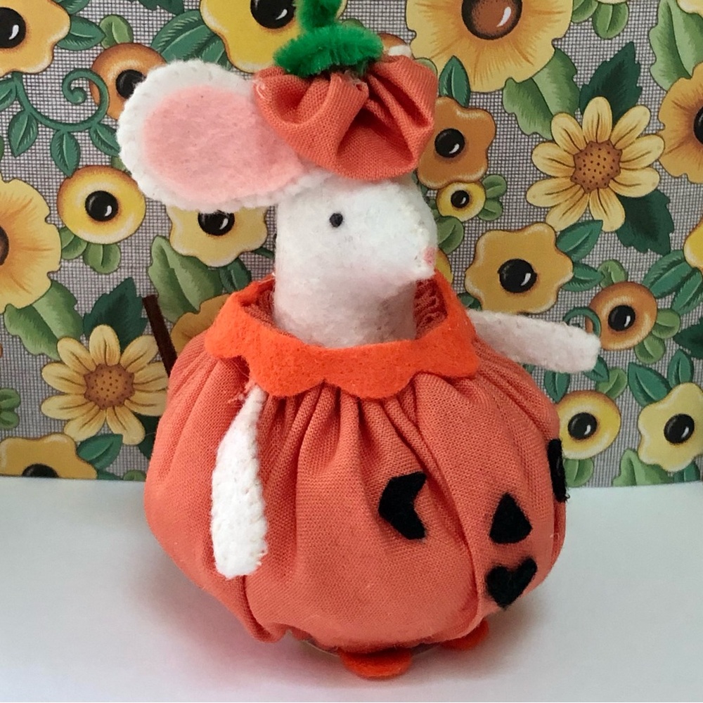 Pumpkin Costume Felt mouse Art Doll Halloween charcuterie cake topper - Picture 8 of 10